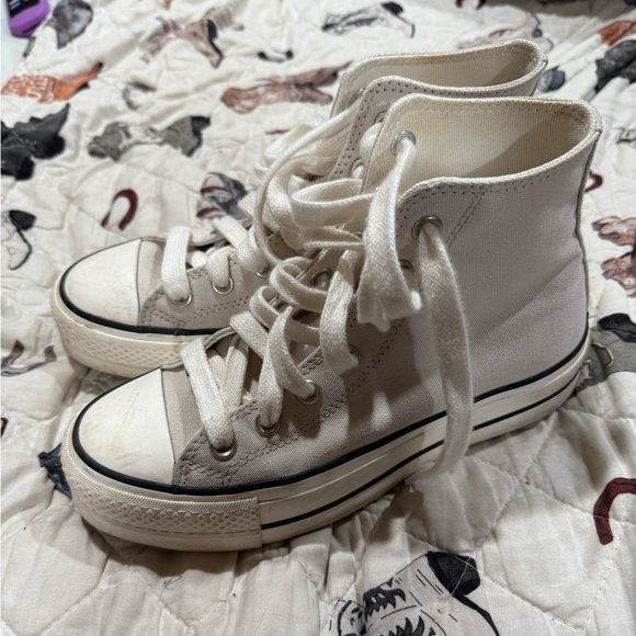 converse - Picture 2 of 3